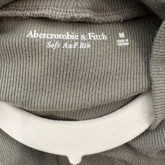 Abercrombie & Fitch Khaki Short Sleeve Tee - Picture 3 of 4